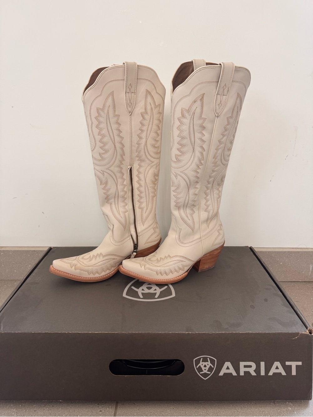 Ariat Casanovas Blanco Size 9